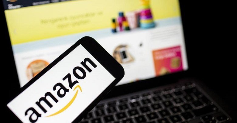 Amazon «Аллаһ» сөзі бар төсеніштерді шығарғаны үшін дауға қалды